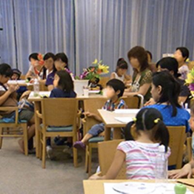 花に触れる時間が家族の会話になる『親子クラス』４月スタート！