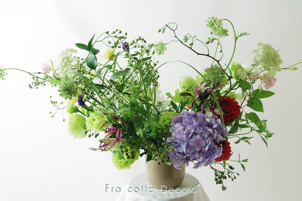 【市場見学・仕入実習NO4】生徒さん、花市場で仕入れた花材で作品を制作！