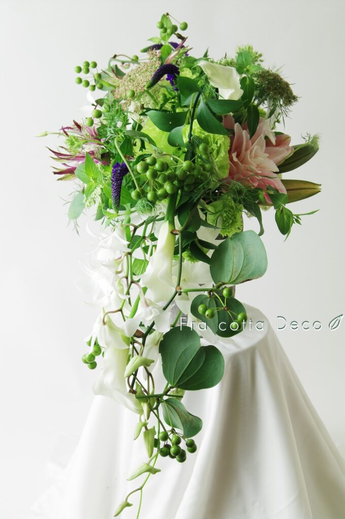 【市場見学・仕入実習NO4】生徒さん、花市場で仕入れた花材で作品を制作！