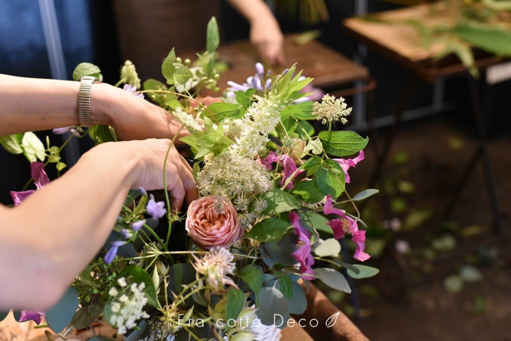 異素材を使ったアレンジメント～花と○○のコラボアレンジ～