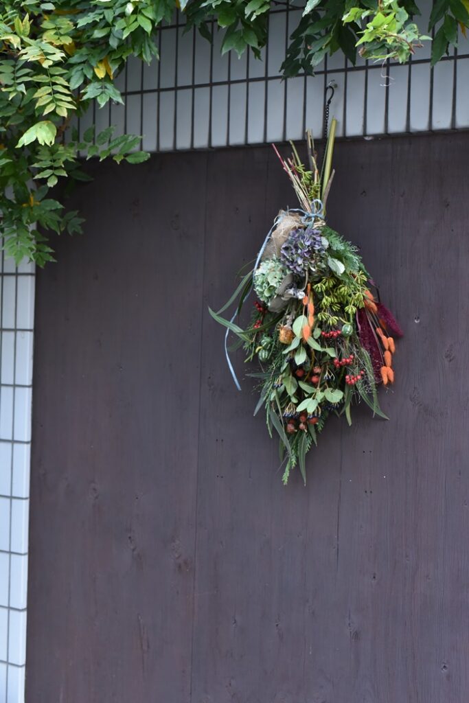 シーズナル特別レッスン　～秋花のスワッグ作り～