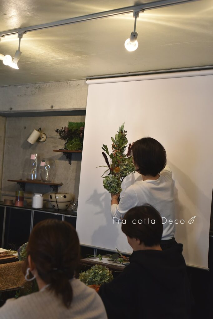 11月【季節のレッスン】壁掛けスワッグ　開催　