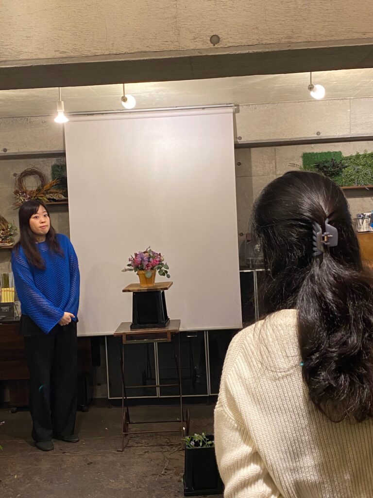 秋晴れ！ウェディングと、プライベートレッスン、体験レッスン、花選びレッスン、そして花講師を目指すレッスン